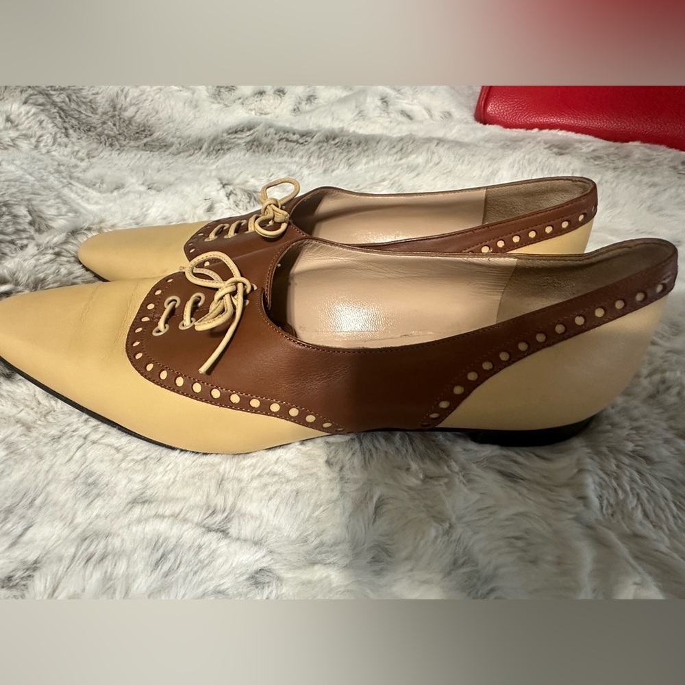 Manolo Blahnik 39.5 two tone loafers